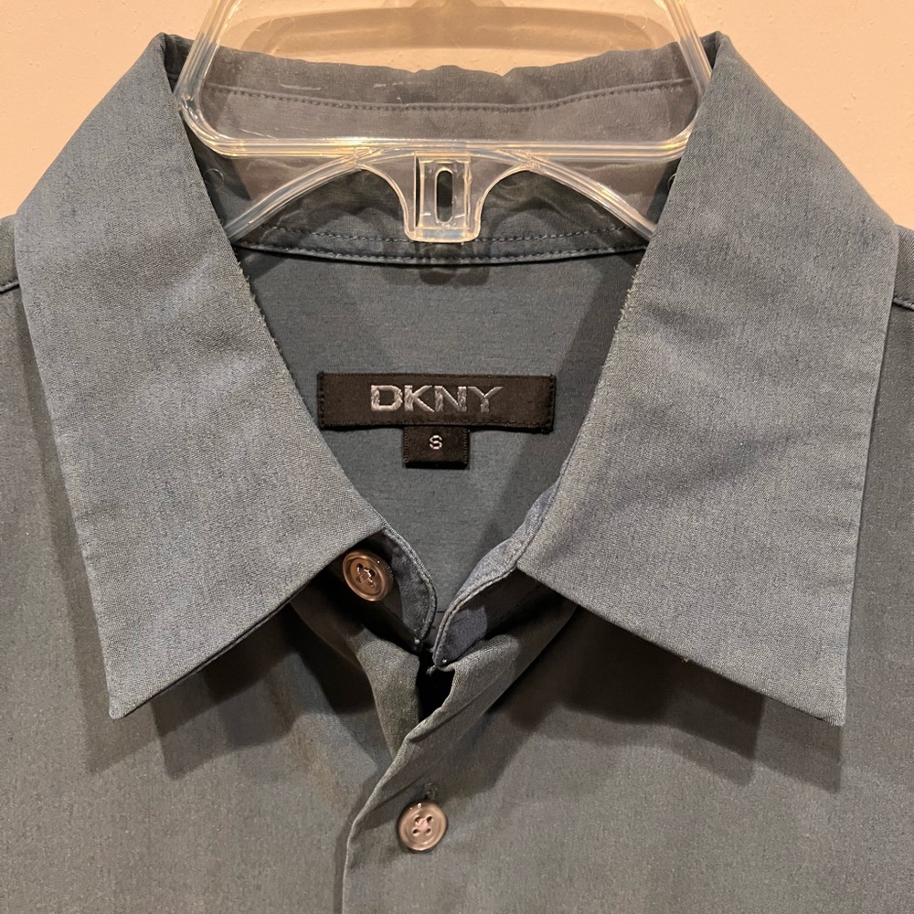 DKNY Viscose/poly/spandex shirt - Made in Hong Kong